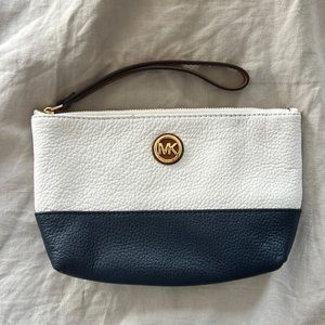 Michael Kors | Leather Wristlet
